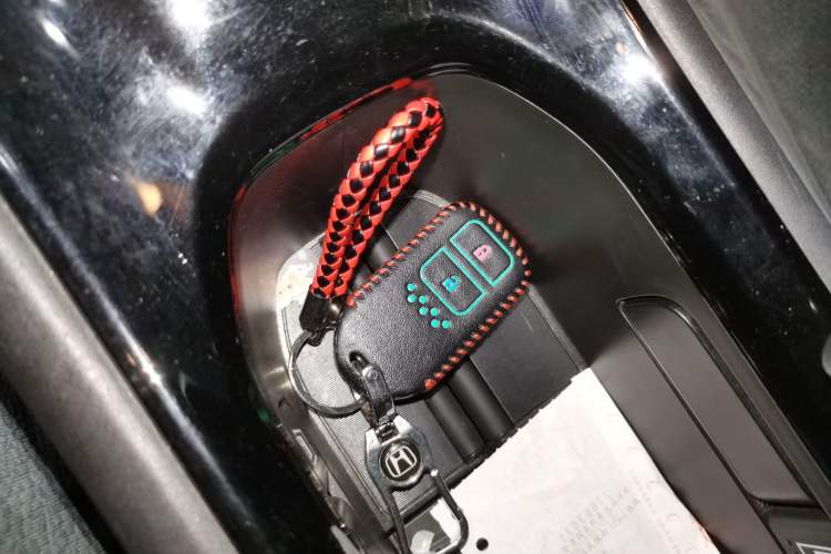 Used Honda Vezel 2015 1.8L CVT 2WD Luxury Model
