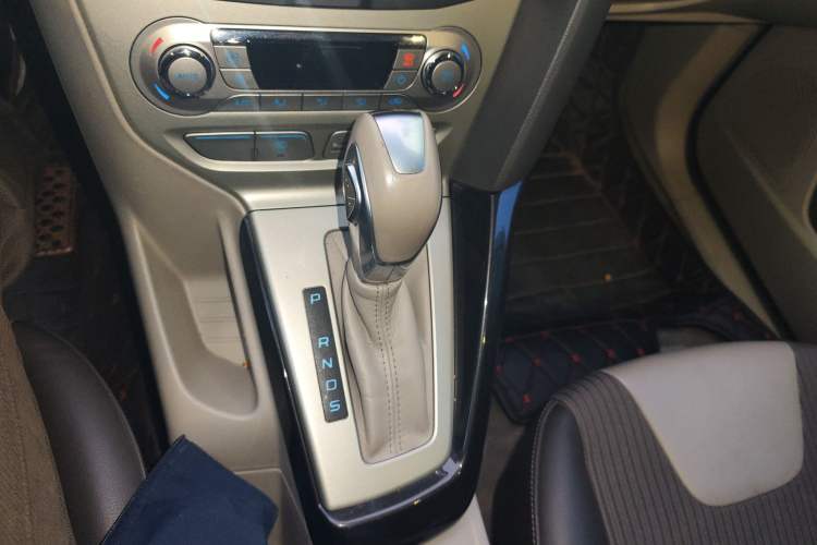 Used Ford Focus 2012 Sedan 1.6L Automatic Fashion Edition