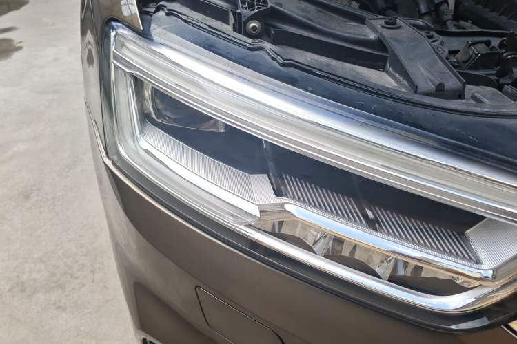 Used Audi Q3 2018 30th Anniversary Edition 30 TFSI Fashion Model Right Front Headlight