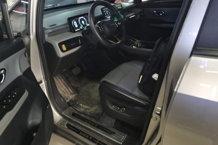 Used AION Y 2021 70 Intelligent Edition