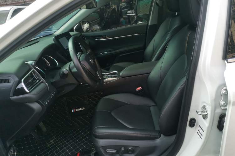 Used Toyota Camry 2021 2.0G Luxury Edition
