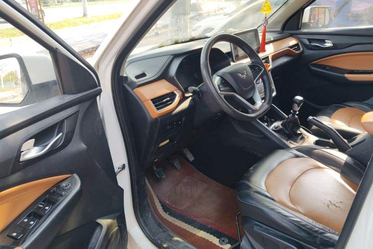 Used Wuling Hongguang S3 2018 1.5L Manual Luxury Model China V Standard