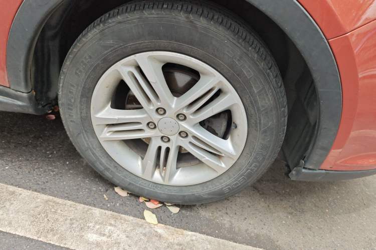 Used GAC Trumpchi GS5 2012 2.0L Automatic Two-Wheel Drive Elite Edition Right Front Wheel Hub