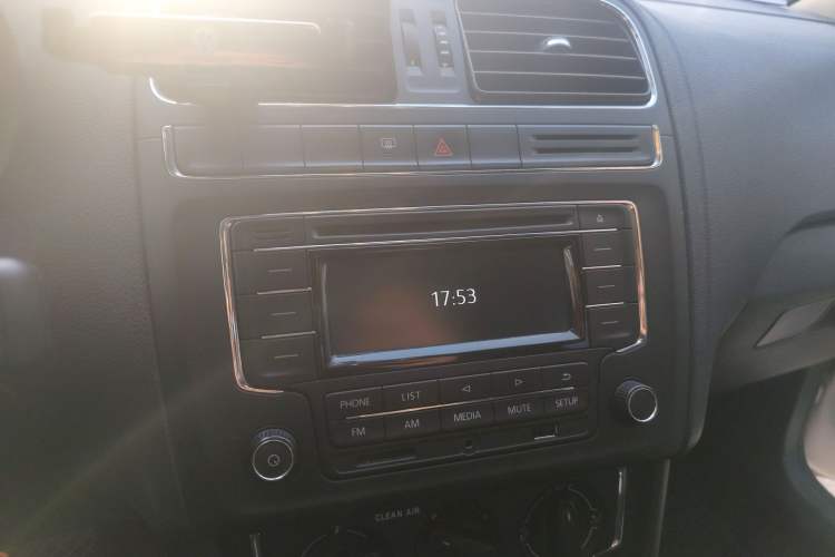 Used Volkswagen Polo 2016 1.6L Automatic Comfort Model Audio And AC Panel