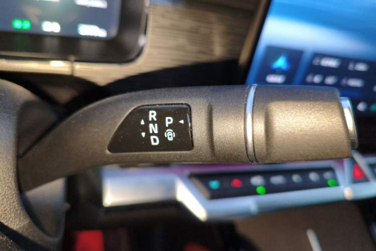 Used Tank 400 New Energy 2026 Model—Hi4-T Smart Enjoyment Version Gear Lever