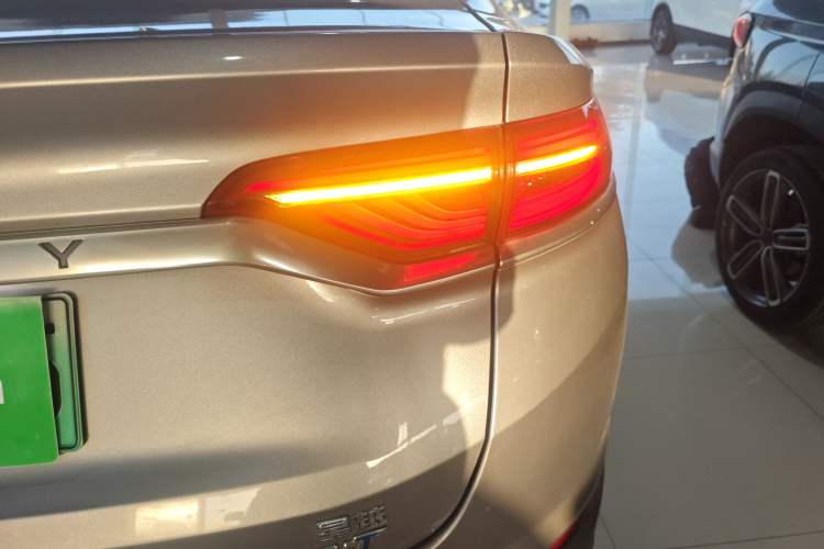 Used Geely Auto Monjaro New Energy 2019 Updated Version 400T YAOXINGER Pure Electric Range 80 KM
