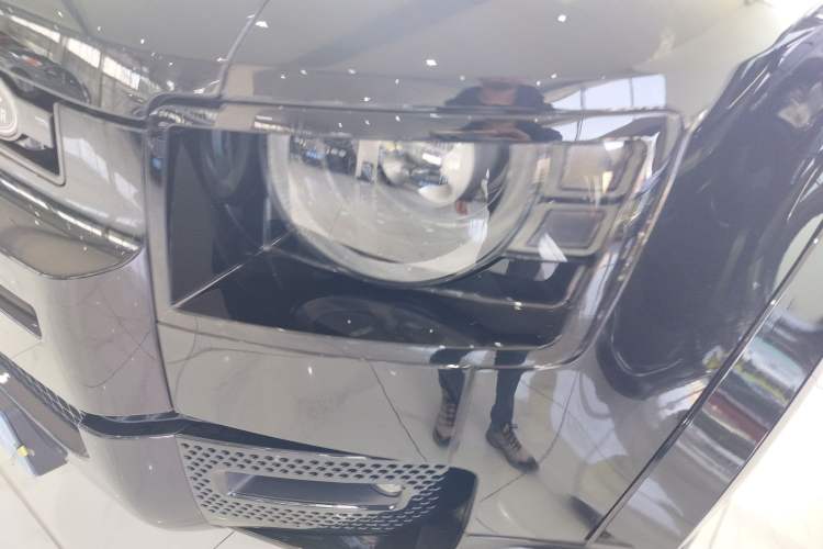 Used Land Rover Defender 2024 110 3.0T P400 X-DYNAMIC HSE Left Front Headlight