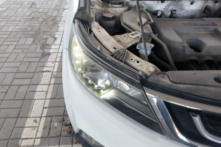 Used Geely Auto Vision X6 2016 1.8L Manual Luxury Model Right Front Headlight