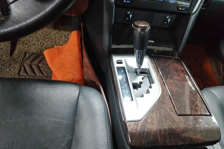 Used Toyota Camry 2015 2.0G Premier Edition
