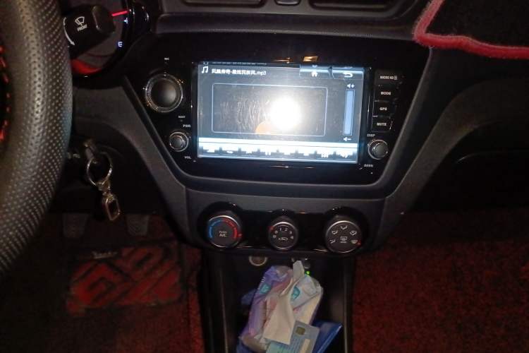 Used Kia K2 2015 Sedan 1.4L MT GLS