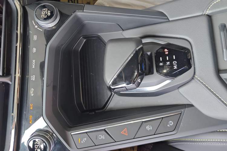 Used Lynk & Co 06 2023 Remix 1.5T Hero
