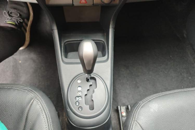Used Suzuki Alto 2013 1.0L Automatic Luxury Model Gear Lever