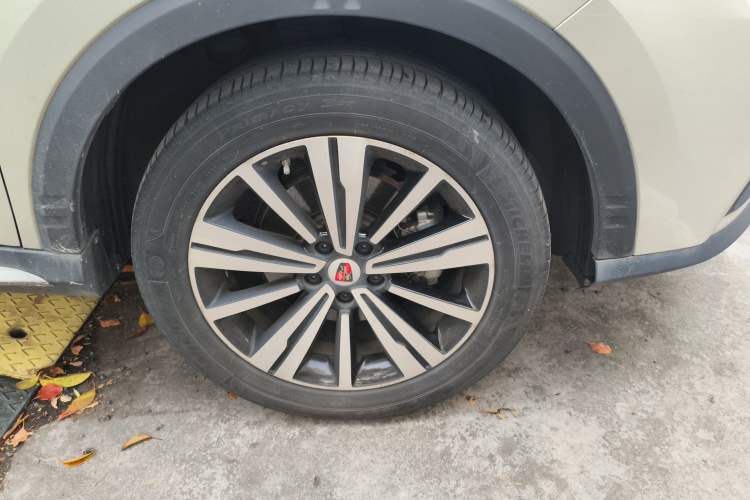 Used Roewe RX5 New Energy 2017 eRX5 50T Hybrid Connected Prestige Flagship Edition Right Front Wheel Hub