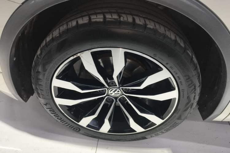 Used Volkswagen Tiguan L 2019 Restyled 330TSI Automatic Two-Wheel Drive R-Line Flagship Version China VI Standard