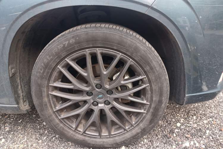 Used CHANGAN OSHAN Z6 2022 Blue Whale 1.5T DCT Luxury Model Right Front Wheel Hub