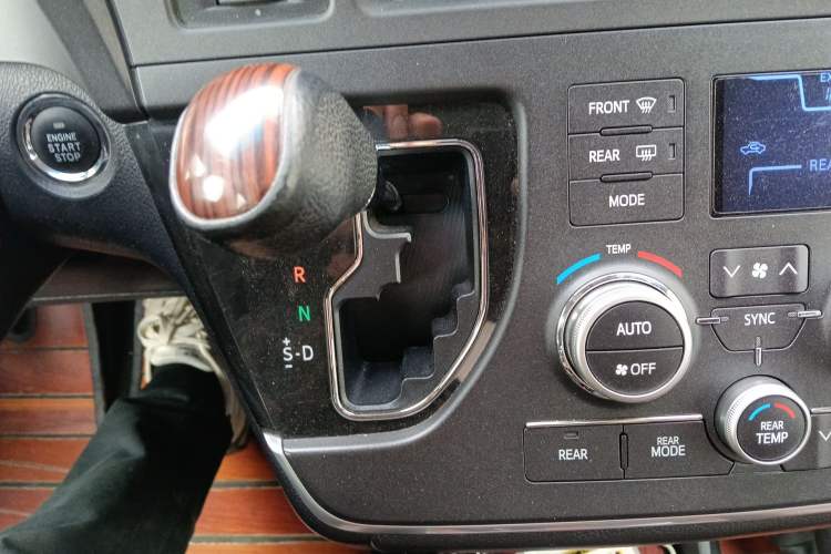 Used Toyota SIENNA  Gear Lever