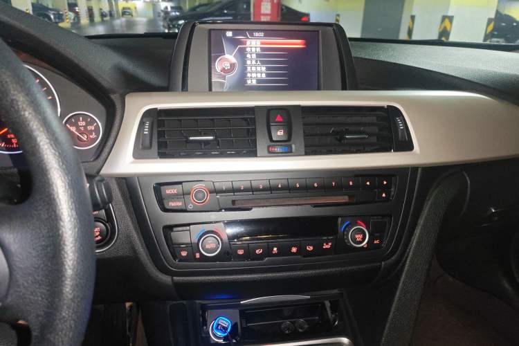 Used BMW 3 Series 2015 320Li Luxury Edition Fashion Model
