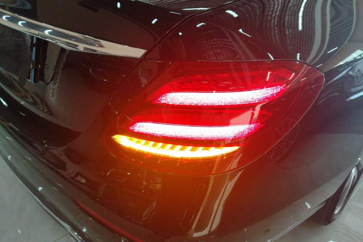 Used Mercedes-Benz E-Class 2020 E 260 L
