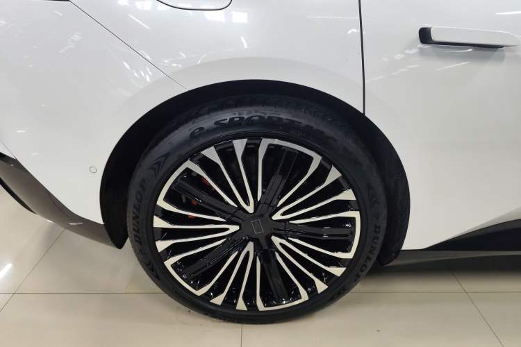 Used Avatr 12 2025 Max Extended-Range Edition Exterior 5