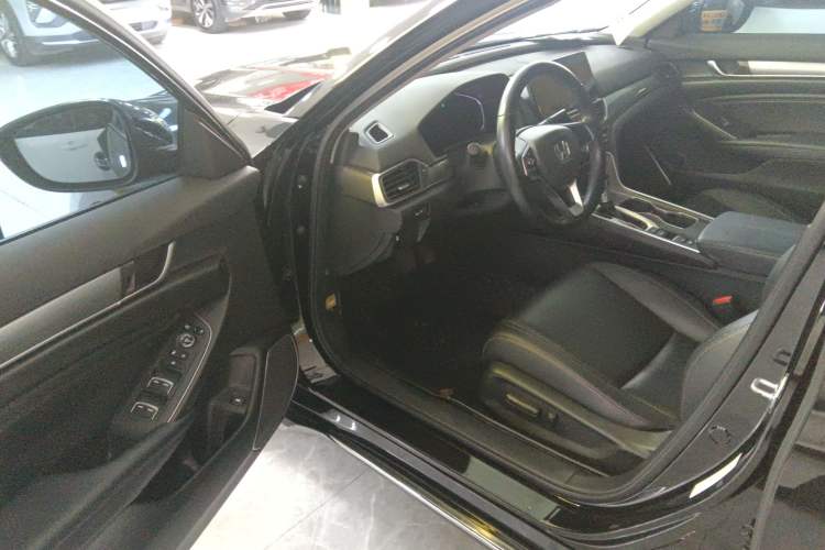 Used Honda Accord 2022 260TURBO Luxury Edition Driver Seat