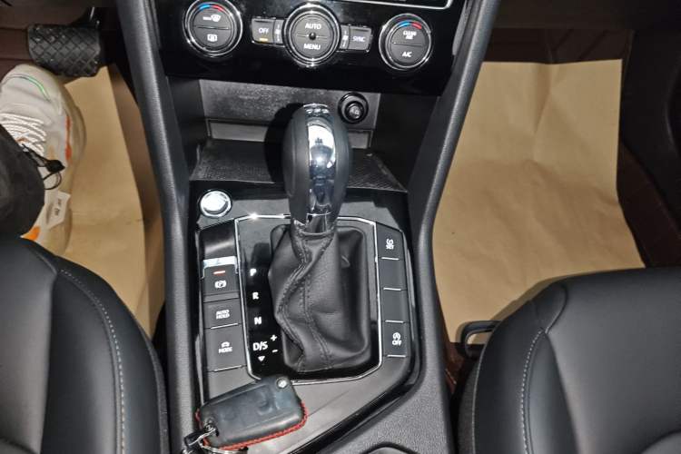 Used Volkswagen Tharu 2019 280TSI Two-Wheel Drive Luxury Version China VI Standard Gear Lever