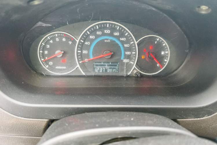 Used Wuling Rongguang V 2016 1.2L Standard Version
