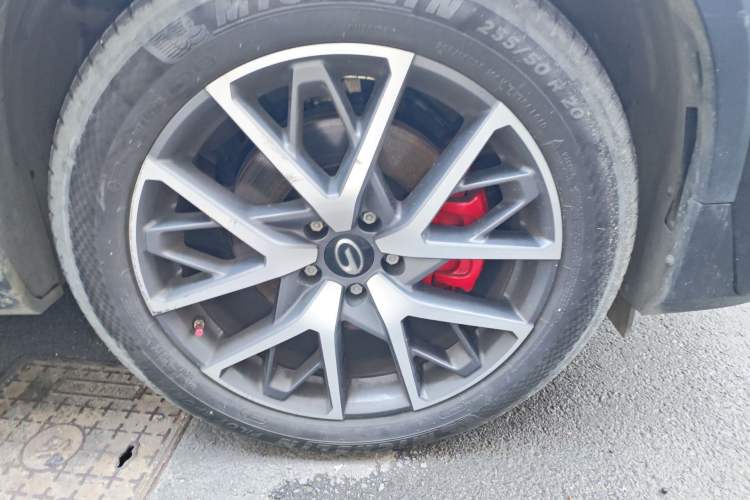 Used GAC Trumpchi GS8 2022 Flagship Series 2.0 TGDI Two-Wheel-Drive Prestige Edition (7 Seats) Right Front Wheel Hub