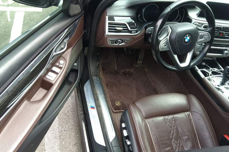 Used BMW 7 Series 2018 740Li M Sport Package Leading Model Driver Seat