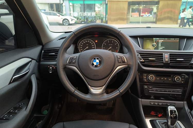 Used BMW X1 2014 sDrive18i Leading Model