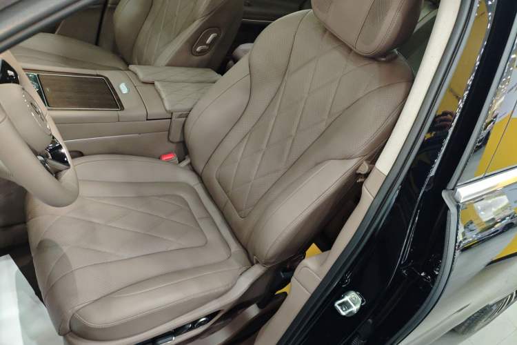 Used Hima AITO M9 2024 Range-Extended Ultra Version 52 kWh 5-Seater Model Left Front Seat