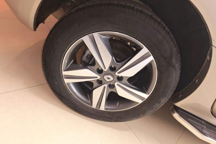 Used Renault Koleos 2014 2.5L 4x4 Comfort Edition
