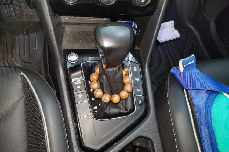 Used Volkswagen Tiguan L 2018 Revised 330TSI Automatic Two-Wheel Drive Flagship Edition Gear Lever