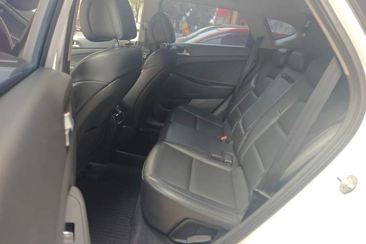 Used Hyundai Tucson 2015 1.6T Dual-Clutch Two-Wheel-Drive Smart Model
