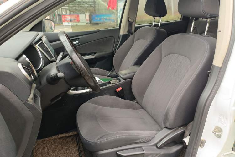 Used Venucia T70 2016 1.6L Manual Ruixing Edition
