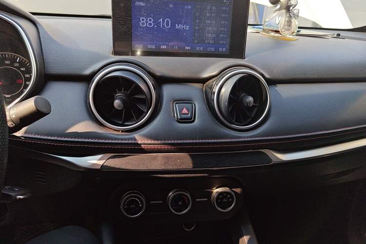 Used Dongfeng Fengon 500 2022 1.5L CVT Enjoyment Version
