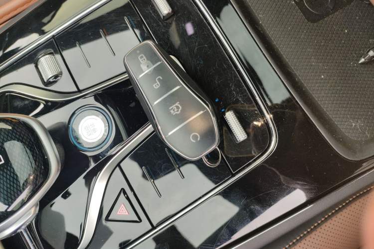 Used BYD Tang New Energy 2023 DM-i Champion Edition 112KM Prestige Model Vehicle Key