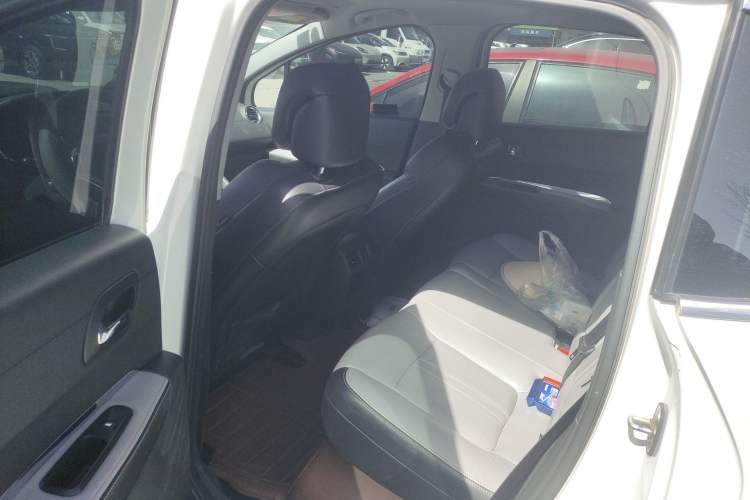 Used Peugeot 3008 2013 1.6THP Roland Garros Edition Left Rear Seat