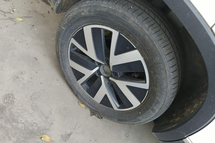 Used Volkswagen Tayron 2023 300TSI Two-Wheel-Drive Luxury Plus Advanced Edition
