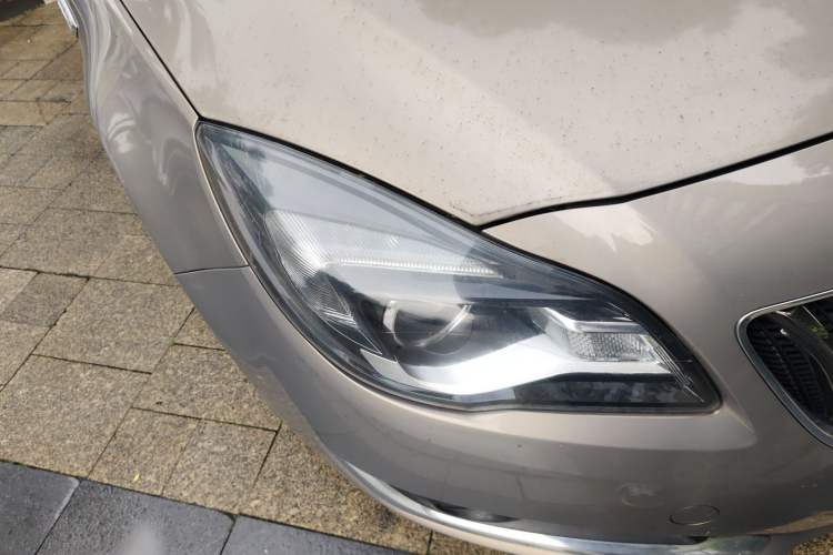 Used Buick Regal 2015 2.0L Elite Fashion Edition Right Front Headlight