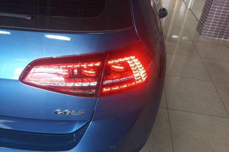 Used Volkswagen Golf 2017 1.6L Automatic Comfort Million-Vehicle Anniversary Edition