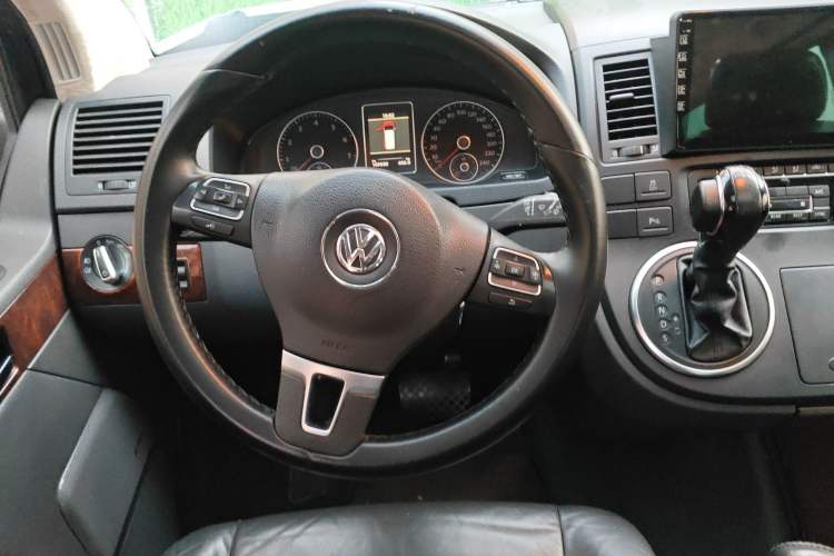 Used Volkswagen Multivan 2012 2.0 TSI Two-Wheel-Drive Luxury Edition