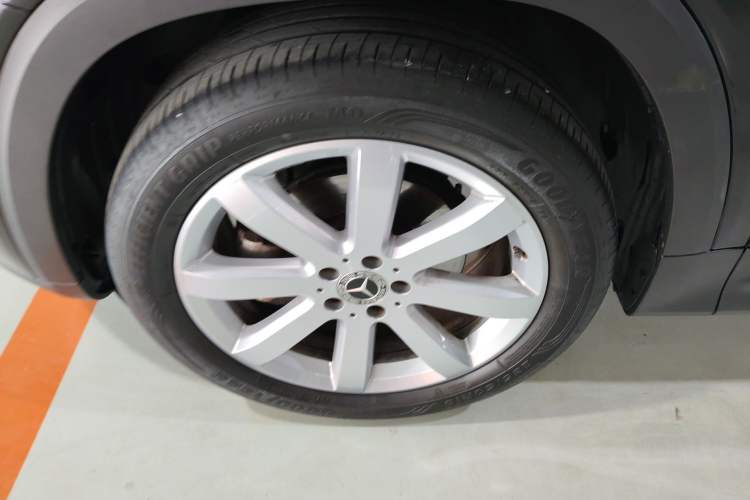 Used Mercedes-Benz GLB 2020 GLB 200 Stylish Edition Left Front Wheel Hub