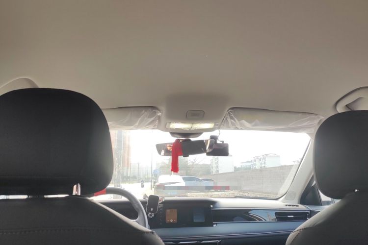 Used Roewe i5 2023 1.5L Manual Comfort Edition