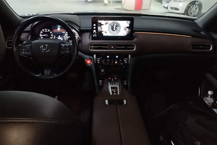 Used Honda UR-V 2023 370TURBO Two-Wheel-Drive Luxury Edition
