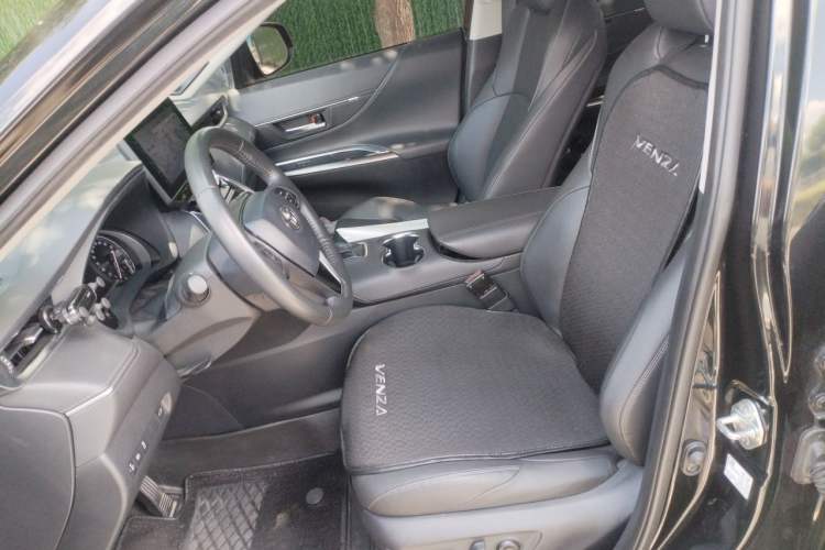 Used Toyota Venza 2022 2.0L CVT Two-Wheel Drive Prestige Edition