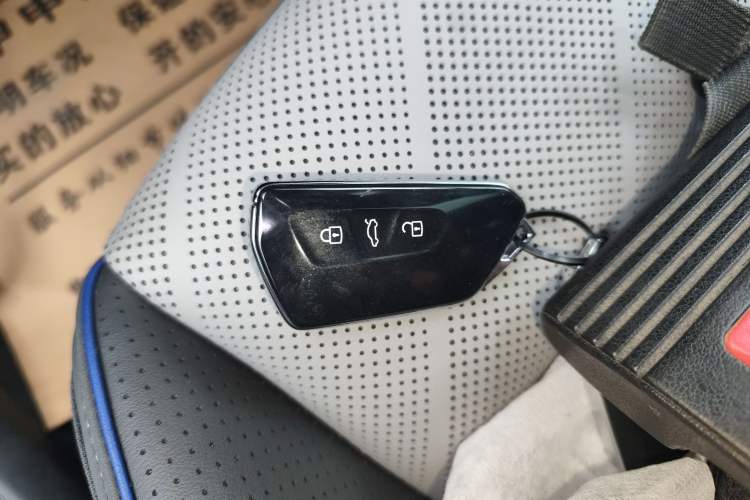 Used Volkswagen Golf 2025 300TSI R-Line