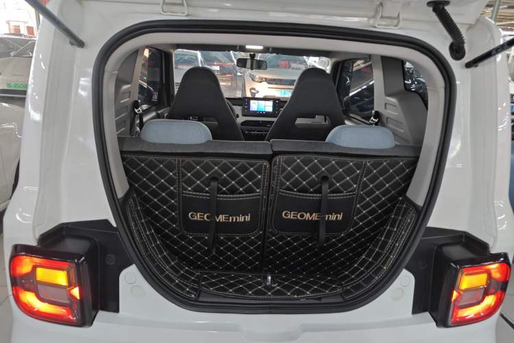 Used Geely Galaxy Panda 2023 Panda Mini New Year Edition Treasure Bear Trunk