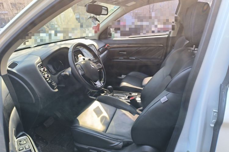 Used Mitsubishi Outlander 2019 2.0L Two-Wheel Drive Comfort Edition 5 Seats China VI Standard
