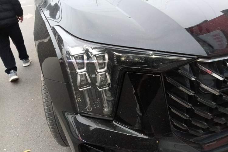 Used GAC Trumpchi GS8 2022 Flagship Series 2.0 TGDI Two-Wheel-Drive Prestige Edition (7 Seats) Right Front Headlight