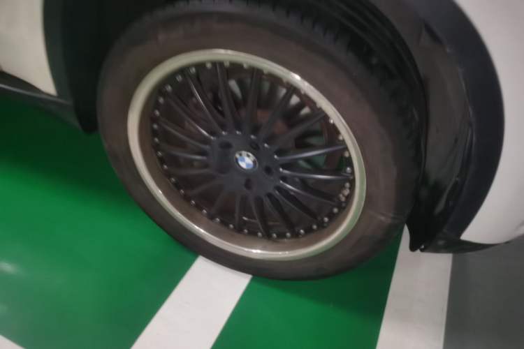 Used BMW X5 2014 xDrive35i Leading Model Right Front Wheel Hub